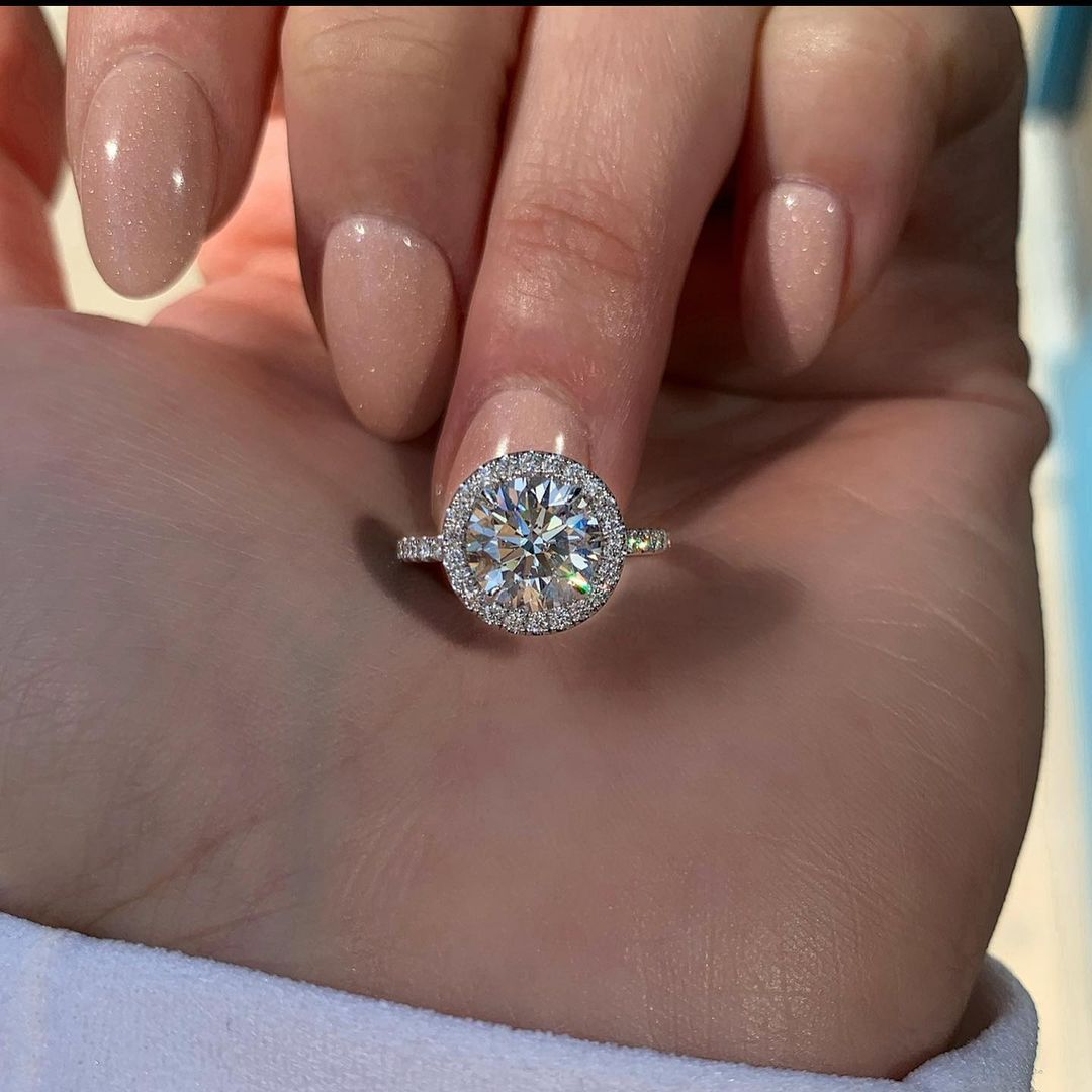 2.00 CT Round Halo Diamond Engagement Ring – Classic Gold Setting - Mivaan Fine Jewelry